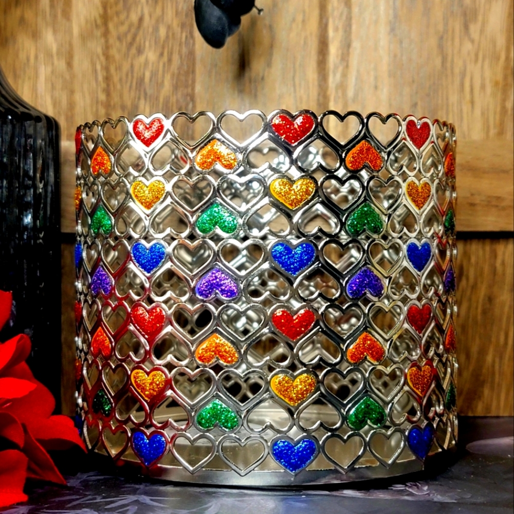 B&BW 🌈 Rainbow Hearts 3-Wick Candle Holder